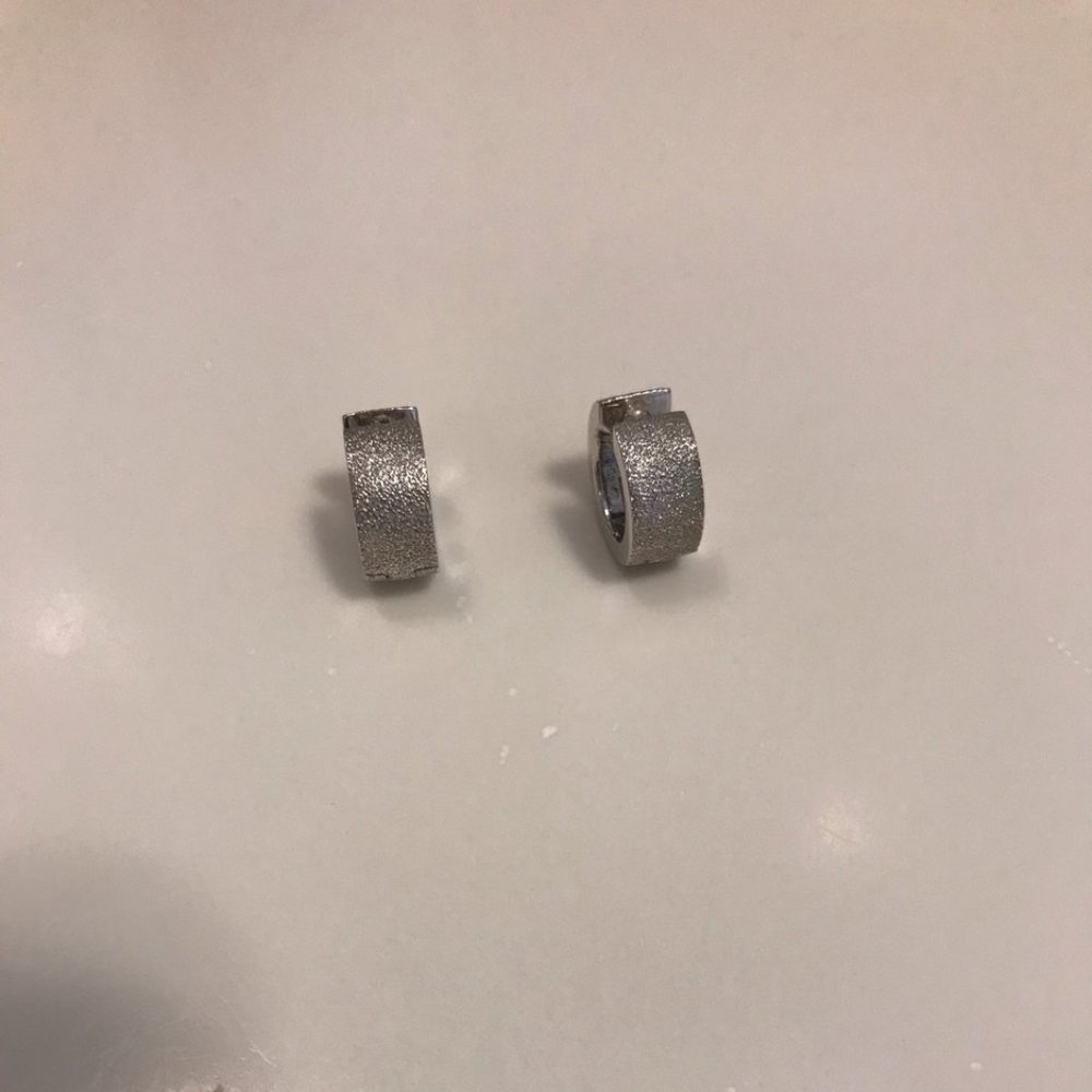 Silver shimmer huggie hoop earrings!